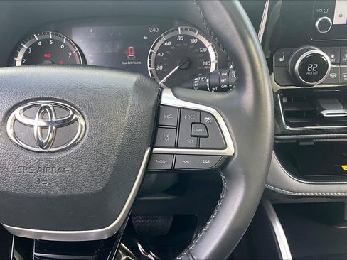 Used 2023 Toyota Highlander XSE AWD/4WD image 24