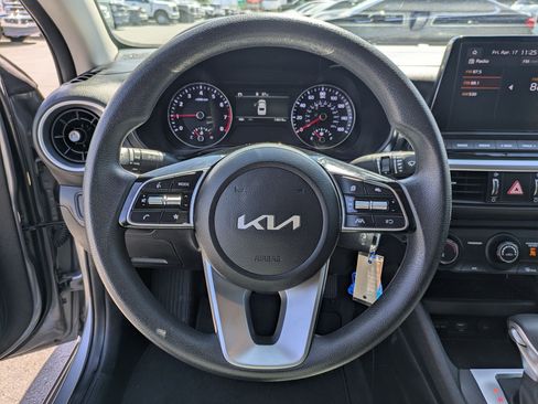 Used 2024 Kia Forte LXS w/ LXS Technology Package FWD image 19