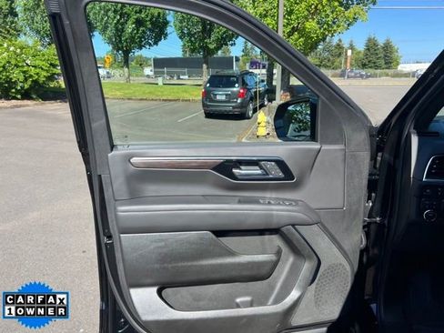 Used 2025 Chevrolet Suburban Z71 AWD/4WD image 16