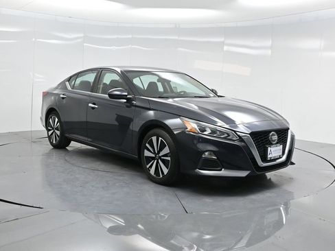 Used 2022 Nissan Altima 2.5 SV image 42