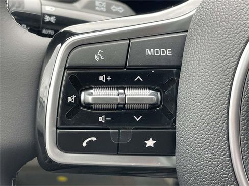 New 2026 Kia Carnival EX image 31