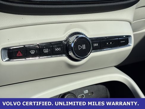 Certified 2023 Volvo XC40 B4 Plus image 23