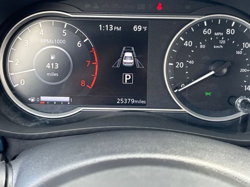 Used 2025 Nissan Versa SV FWD image 38