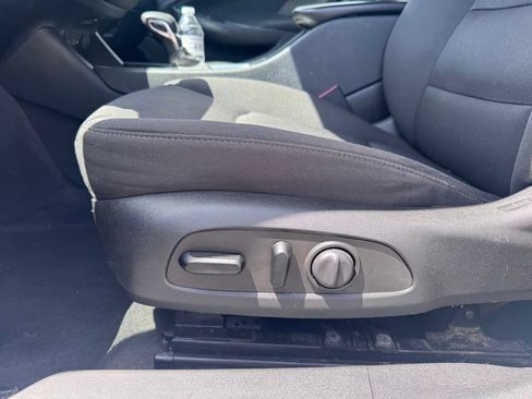 Used 2023 Chevrolet Malibu LT FWD image 11