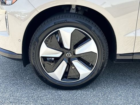 Certified 2025 Volvo EX90 Plus AWD/4WD image 10