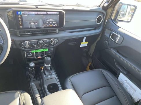 New 2026 Jeep Gladiator Mojave AWD/4WD image 14