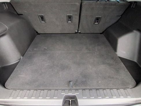 Used 2021 GMC Terrain SLE w/ Driver Convenience Package image 32