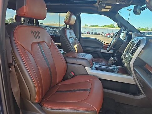 Used 2019 Ford F150 King Ranch w/ Equipment Group 601A Luxury AWD/4WD image 9