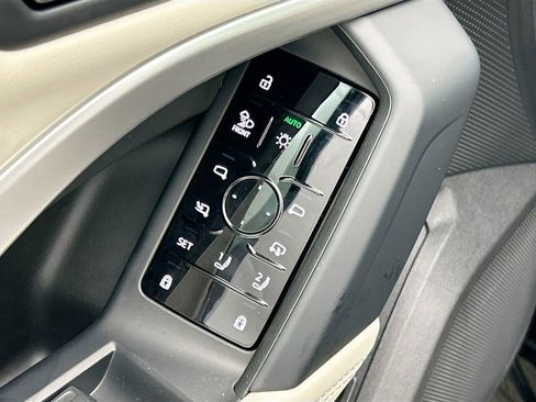 Used 2025 Audi Q5 Premium Plus w/ Premium Plus image 23