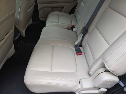 Used 2015 Ford Explorer XLT w/ Equipment Group 202B image 13