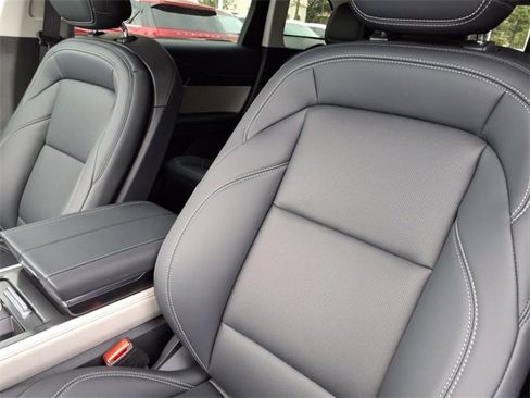 New 2025 Lincoln Nautilus Premier image 8