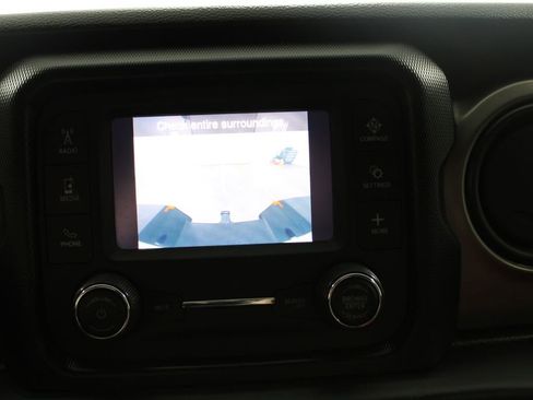 Used 2021 Jeep Gladiator Sport image 43