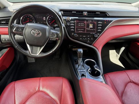 Used 2019 Toyota Camry XSE w/ Accessory Appearance Package FWD image 10