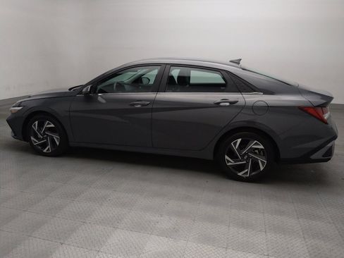 Used 2024 Hyundai Elantra Limited FWD image 3