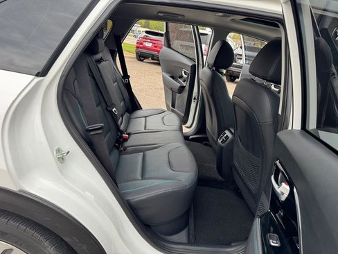 Used 2022 Kia Niro EX Premium FWD image 24