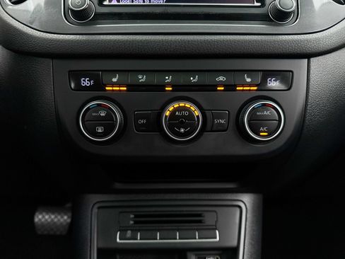 Used 2016 Volkswagen Tiguan SEL FWD image 20
