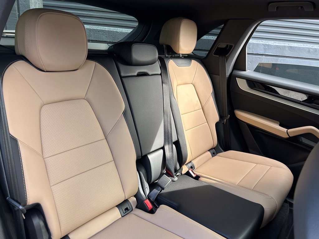 Certified 2026 Porsche Cayenne AWD/4WD image 29