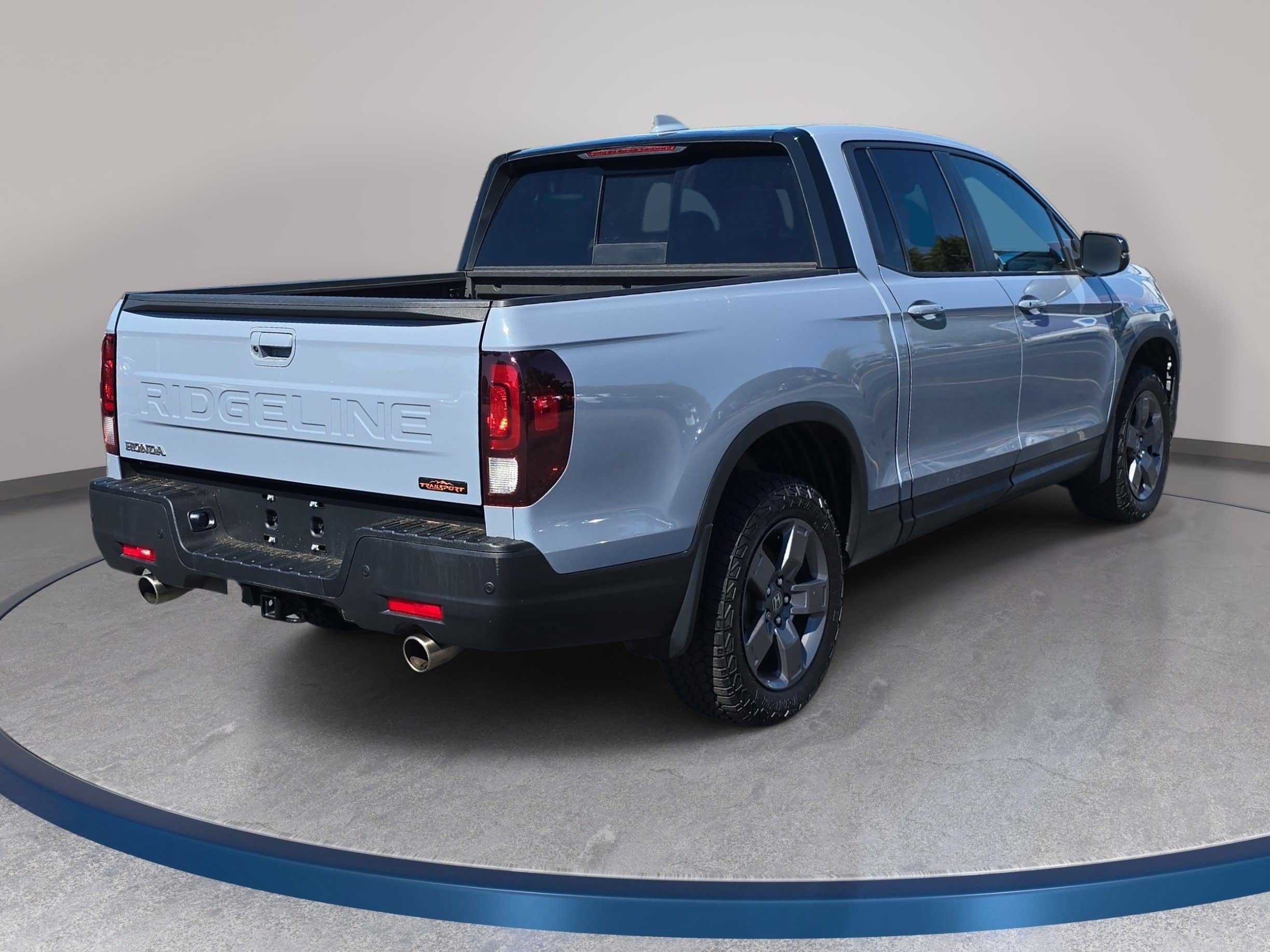 Used 2025 Honda Ridgeline TrailSport image 5