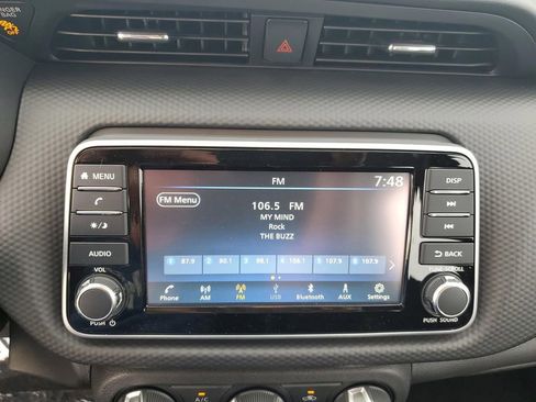 New 2025 Nissan Kicks Play S image 17