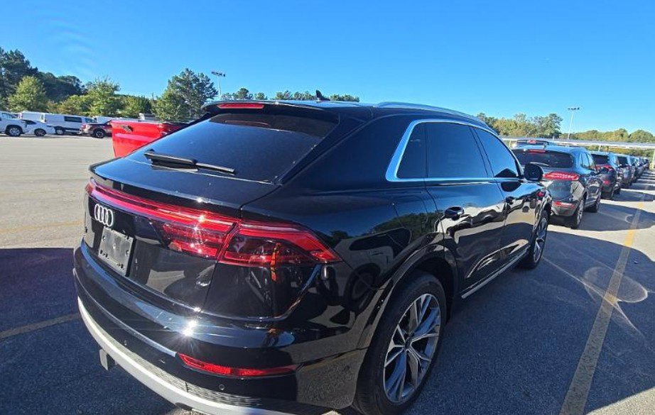 Used 2024 Audi Q8 Prestige w/ Prestige Package AWD/4WD image 2