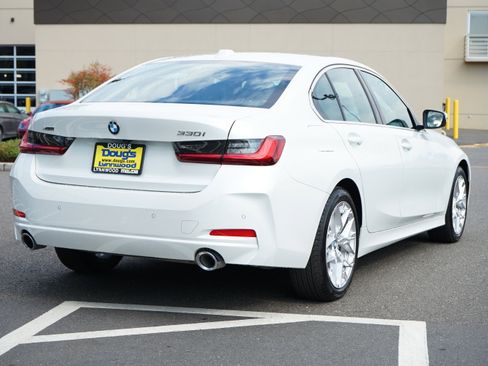Used 2025 BMW 330i xDrive Sedan w/ Convenience Package image 5