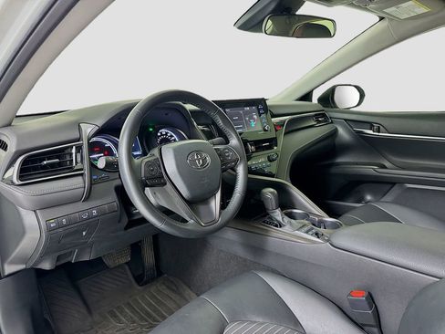 Used 2023 Toyota Camry SE image 7