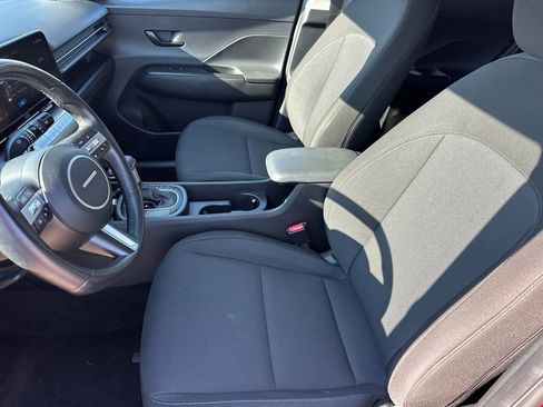 Certified 2025 Hyundai Kona SEL image 9