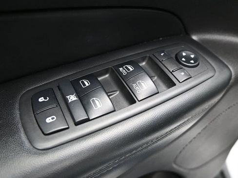 Used 2019 Jeep Grand Cherokee Limited AWD/4WD image 11