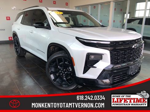 Used 2024 Chevrolet Traverse RS image 1