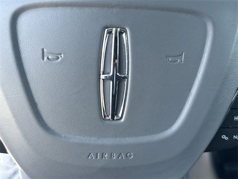 Used 2019 Lincoln Navigator Select w/ Technology Package image 24