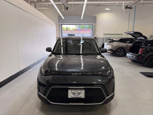 Used 2025 Kia Soul LX w/ LX Technology Package FWD image 8