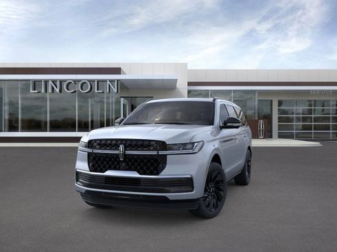 New 2025 Lincoln Navigator Reserve w/ Jet Appearance Package image 2