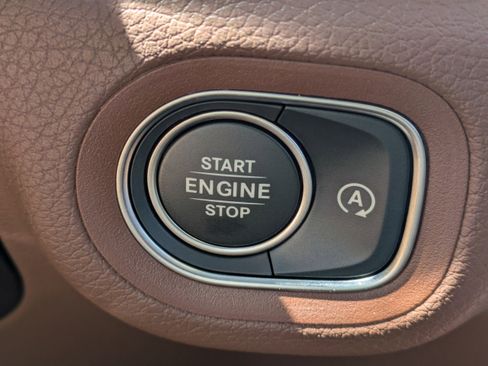New 2026 Mercedes-Benz GLS 450 4MATIC image 32