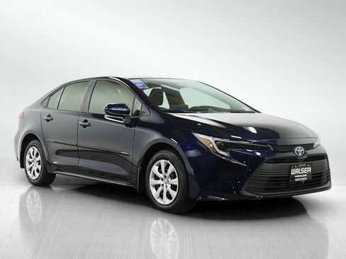 Used 2025 Toyota Corolla LE image 7