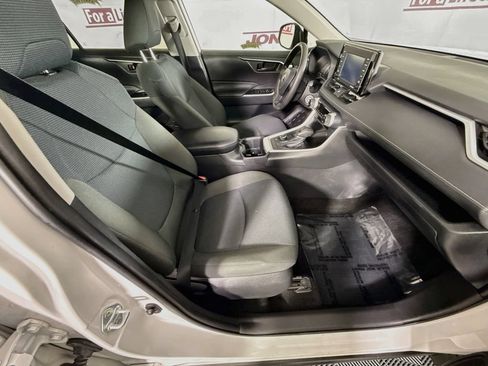 Certified 2022 Toyota RAV4 LE AWD/4WD image 29