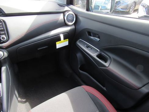 New 2025 Nissan Versa SR w/ Trunk Package image 18