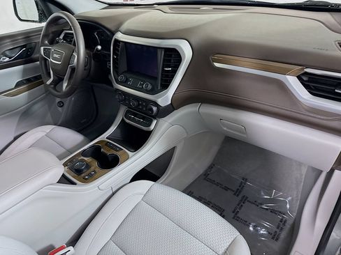 Used 2023 GMC Acadia SLE w/ Driver Convenience Package FWD image 34