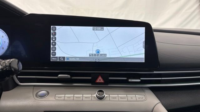 Used 2025 Hyundai Elantra Limited FWD image 33