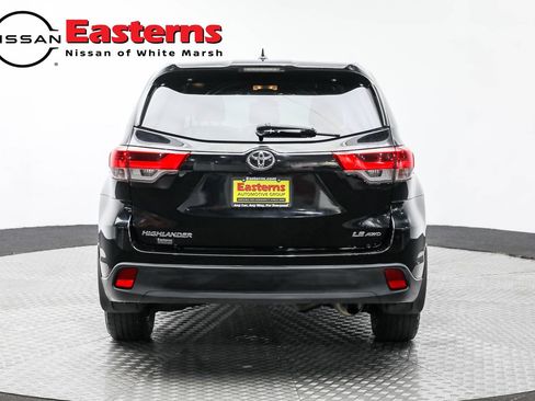 Used 2017 Toyota Highlander Plus image 11