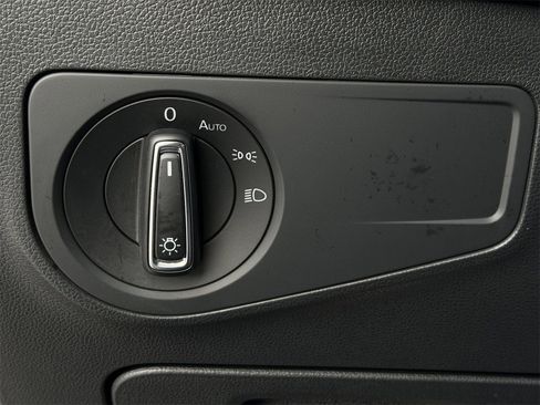 Used 2023 Volkswagen Tiguan SE image 22