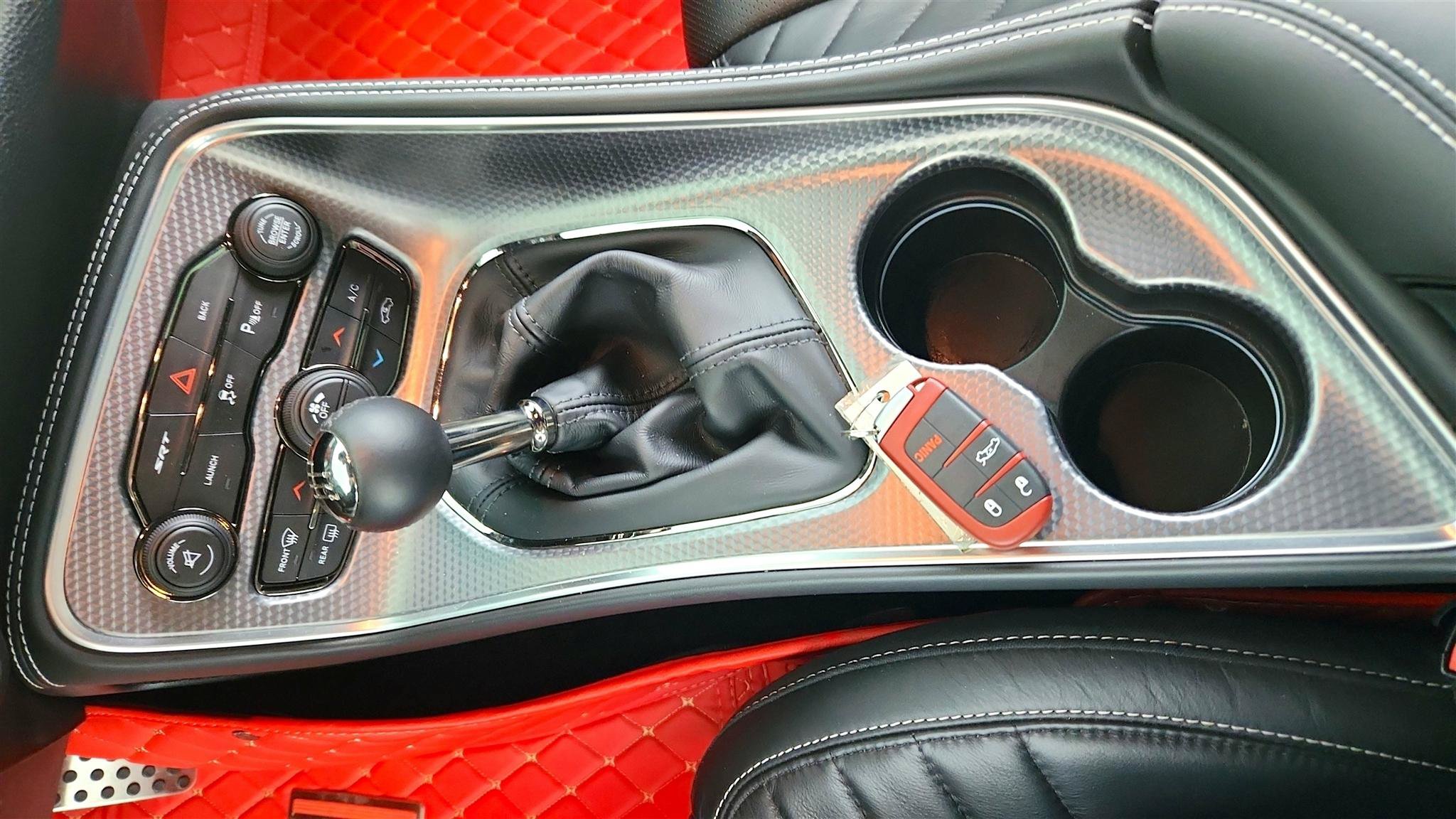 Used 2015 Dodge Challenger SRT Hellcat RWD image 18