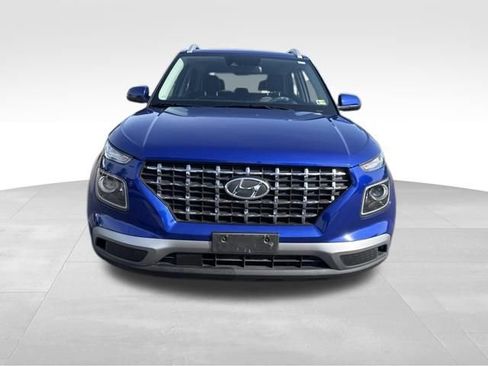 Used 2022 Hyundai Venue Limited w/ Cargo Package FWD image 7