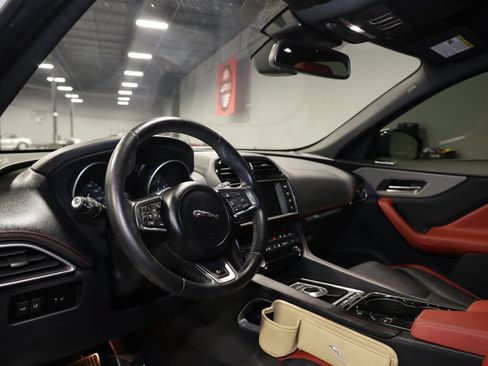 Used 2017 Jaguar F-PACE S AWD/4WD image 19