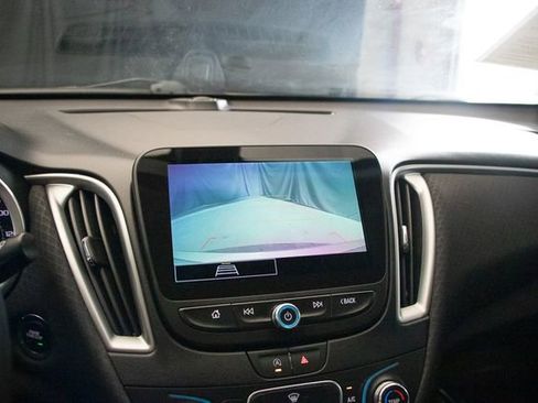 Used 2022 Chevrolet Malibu RS image 33