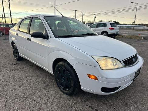 Used 2005 Ford Focus SE image 14