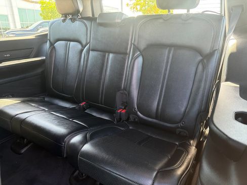 Used 2024 Jeep Wagoneer Series II w/ Flexible Seating Group AWD/4WD image 17