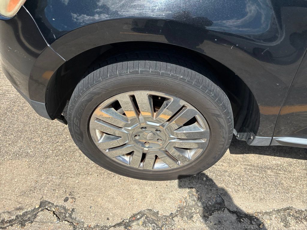 Used 2010 Ford Edge Limited FWD image 12