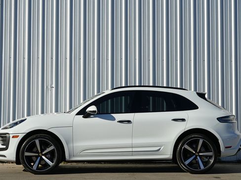 Used 2023 Porsche Macan image 9