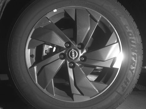 Used 2025 Nissan Rogue SV image 12