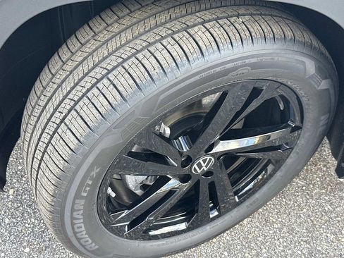 New 2026 Volkswagen Atlas Cross Sport SEL R-Line image 11